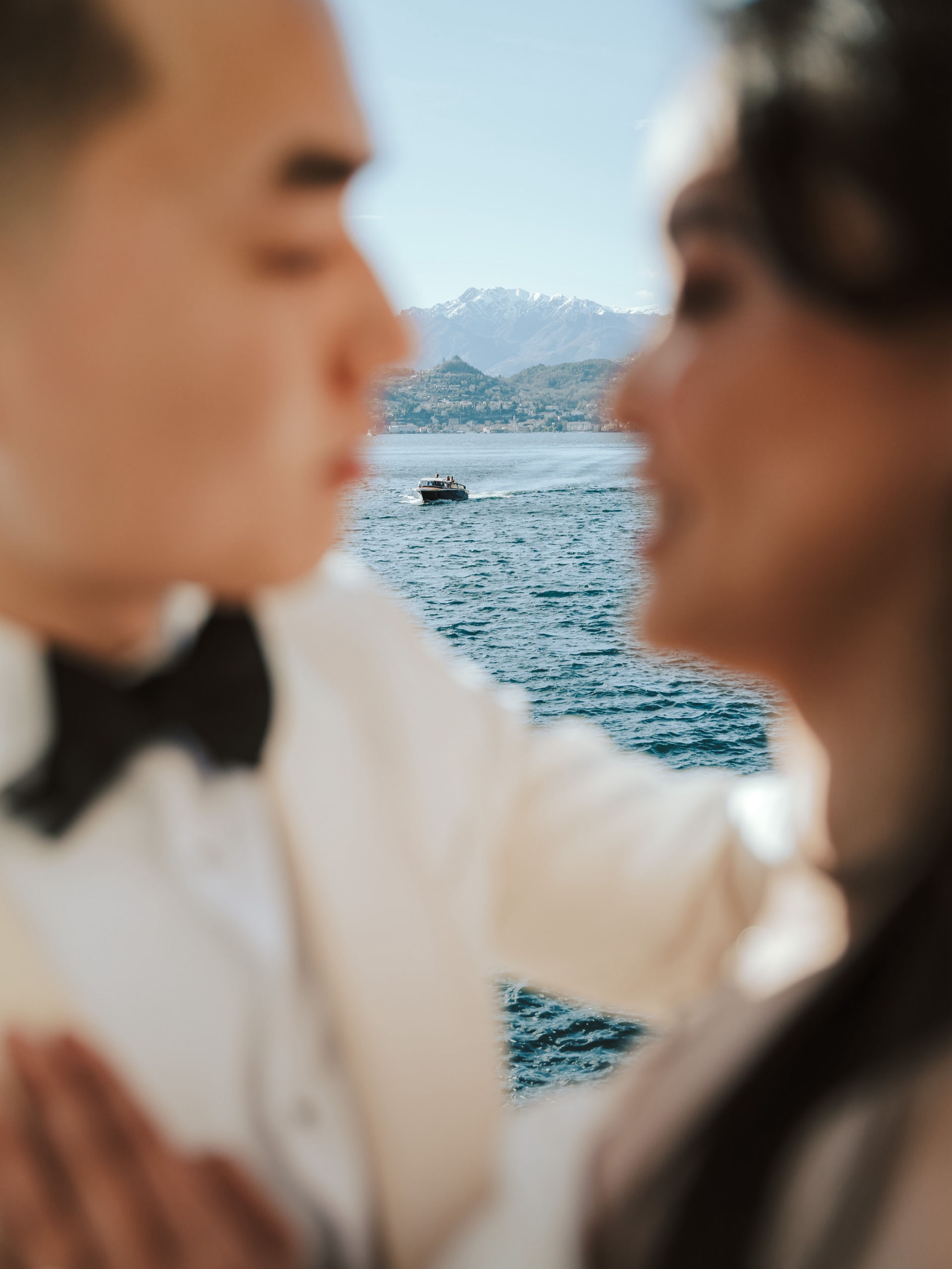 lake-como-couple-photshoot-engagement-prewedding-luxury-wedding-photographer-italy-villa-monastero