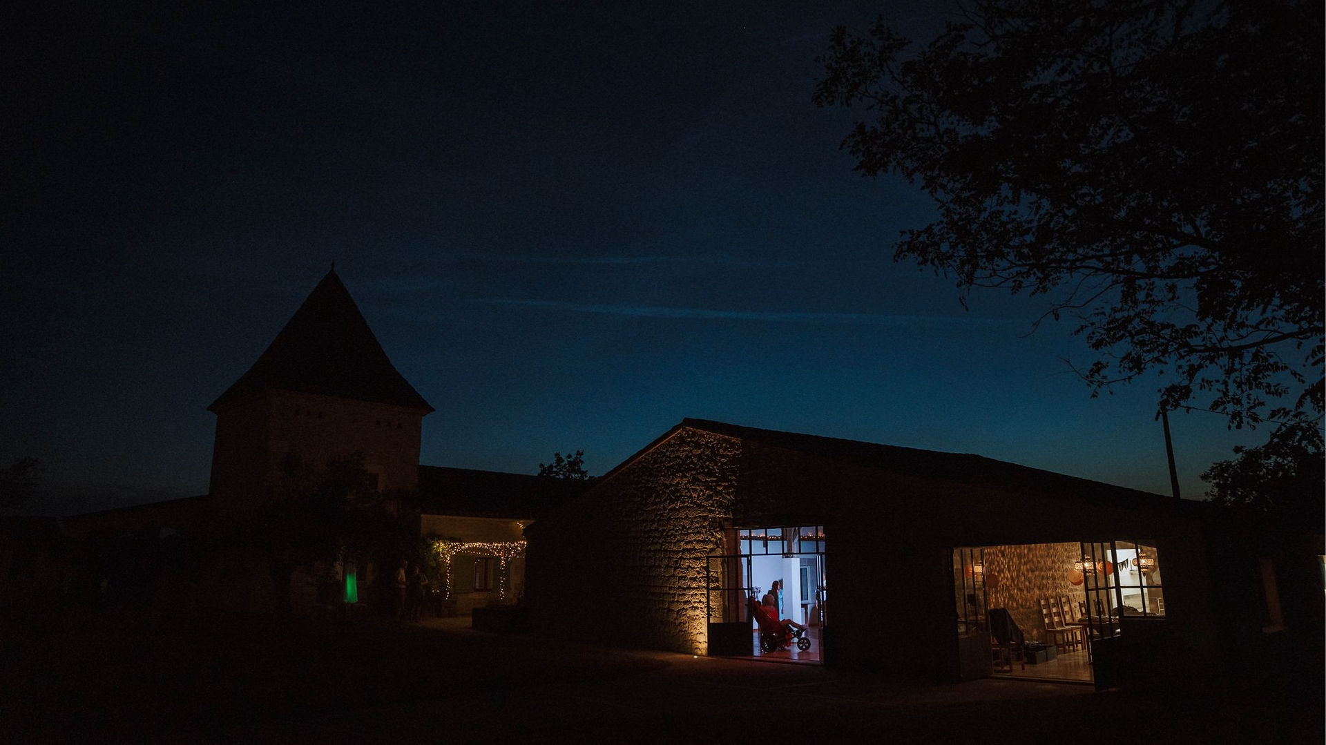 Mauroux maison de lunel occitaine france wedding photographer night party