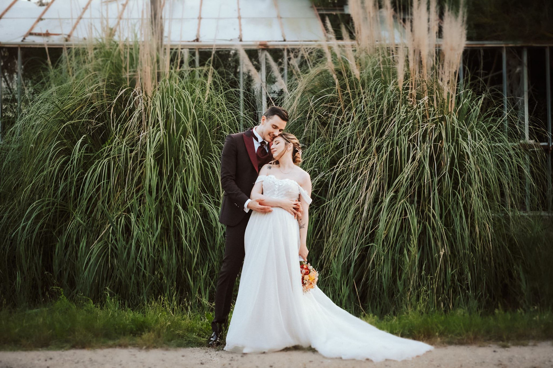 Ros' e Mari Farm Sardinia greenhouse wedding portrait