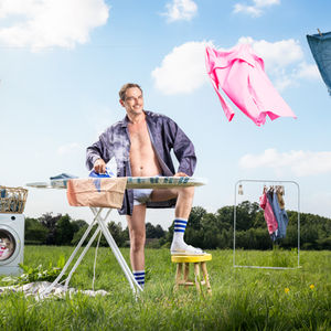 Campagnefotografie voor projectontwikkelaar die humoristisch voor de dag komt.