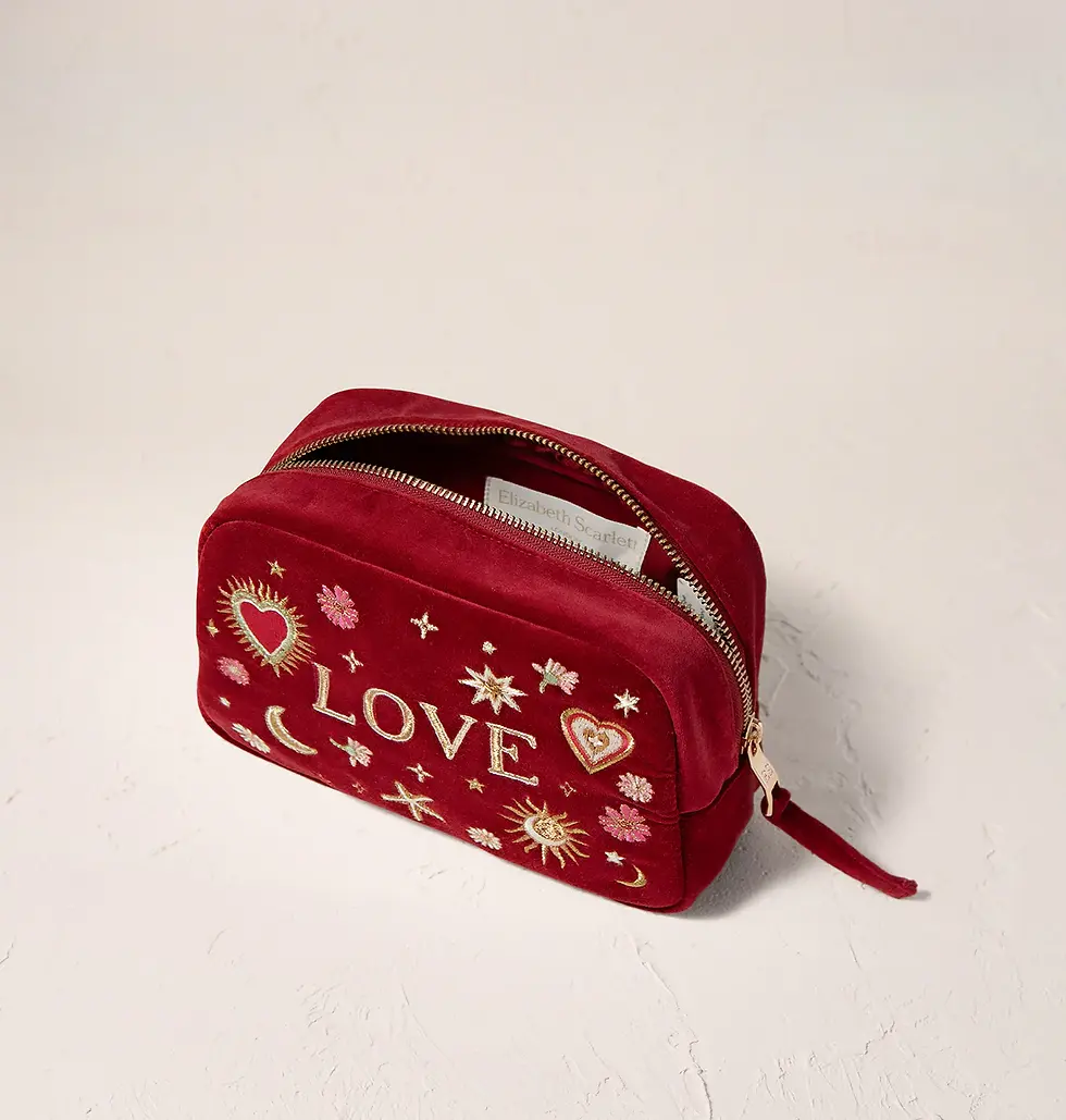 Thumbnail: Love charm make up bag - Elizabeth Scarlet