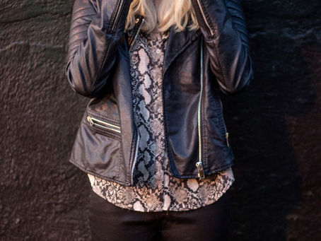 Style Buzz: 3 Simple Ways to Design Your Style + Styling a Navy T-Shirt