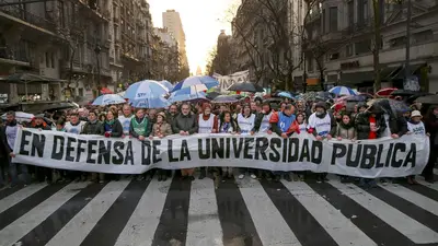 Docentes universitarios se le paran de manos a milei y anuncian un paro total por la aplicación de la ley de financiamiento universitario