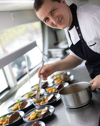 _UTS2303 (1)_edited.jpg