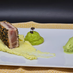 Gelbflossen-Thunfisch, Kartoffel-Limonencreme, Avocado und Gurken-Wasabisorbet