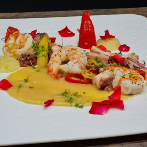 Edle Meeresfrüchte, Buddhas Hand und Mandel-Pesto