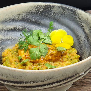 Dal aus Hülsenfrüchte-Risoni mit Gewürzbutter