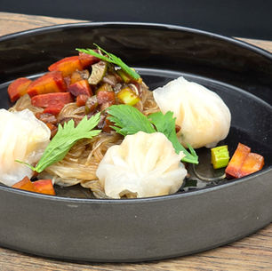 Dim Sum von Garnelen mit Glasnudelsalat