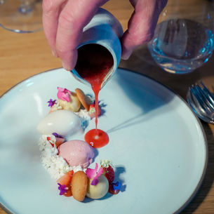 Erdbeeren, Holunder, fermentierter Pfeffer