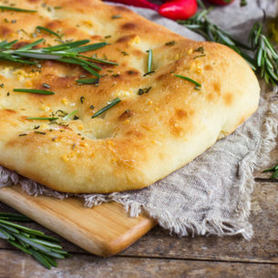 Einfache Focaccia mit Rosmarin