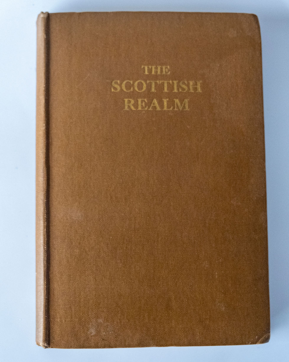 The Scottish Realm - An Approach to the Political and Constitutional History Cover
