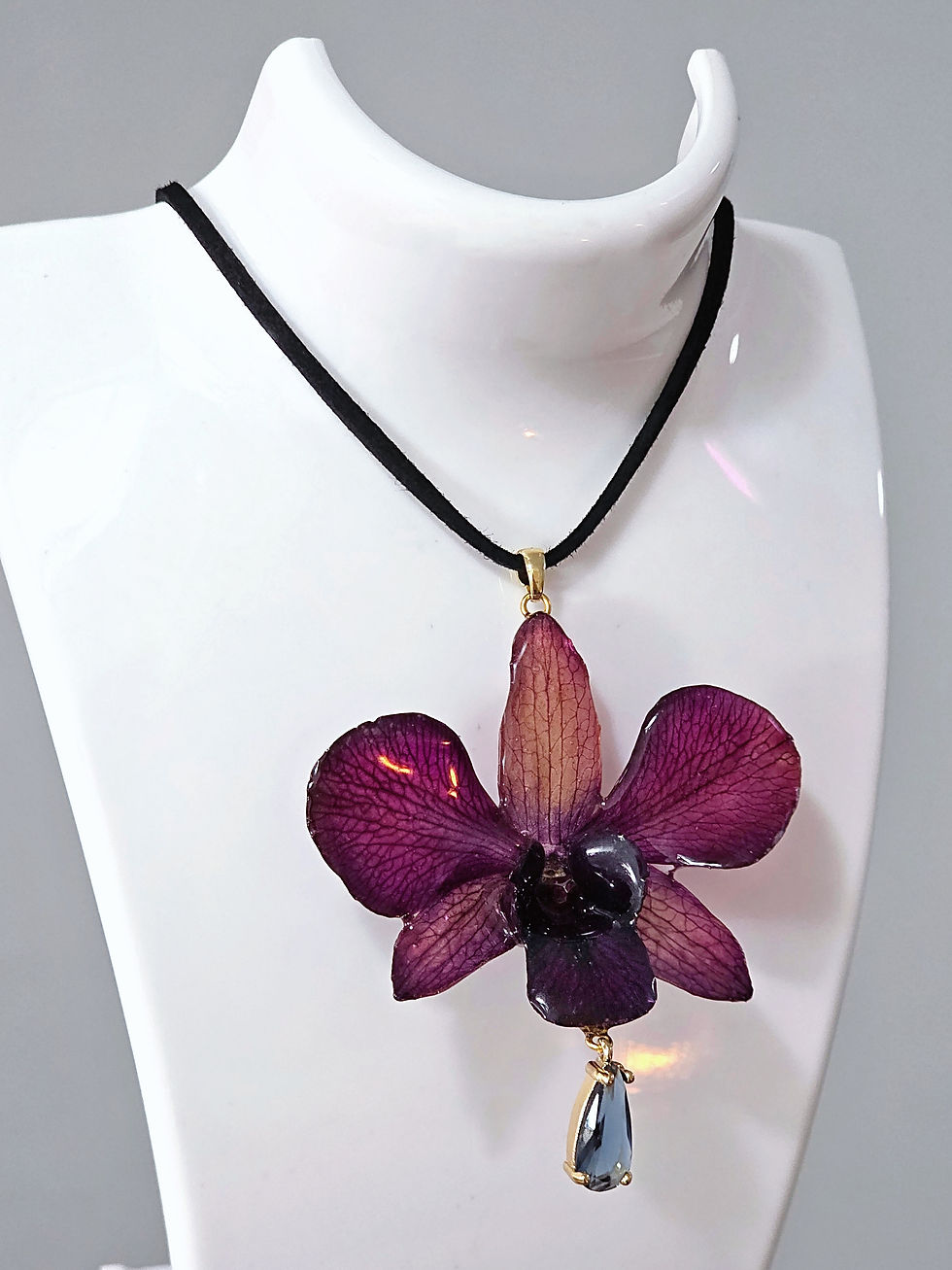 Thumbnail: REAL ORCHID NECKLACE
