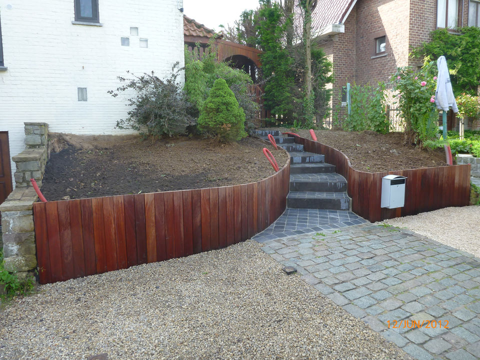 MURS DE SOUTÈNEMENT ET ESCALIER EN PIERRES SÈCHES