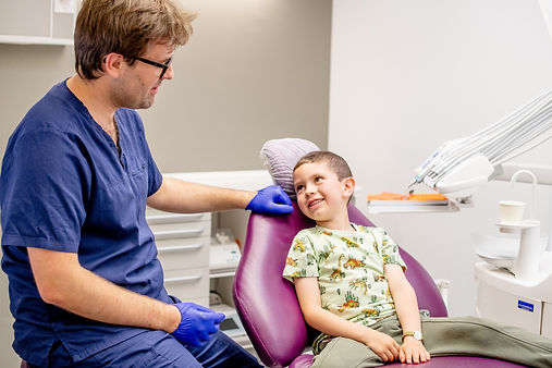 enfants chez le dentiste