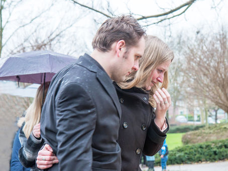 Le rôle crucial des pompes funèbres dans le soutien aux familles endeuillées