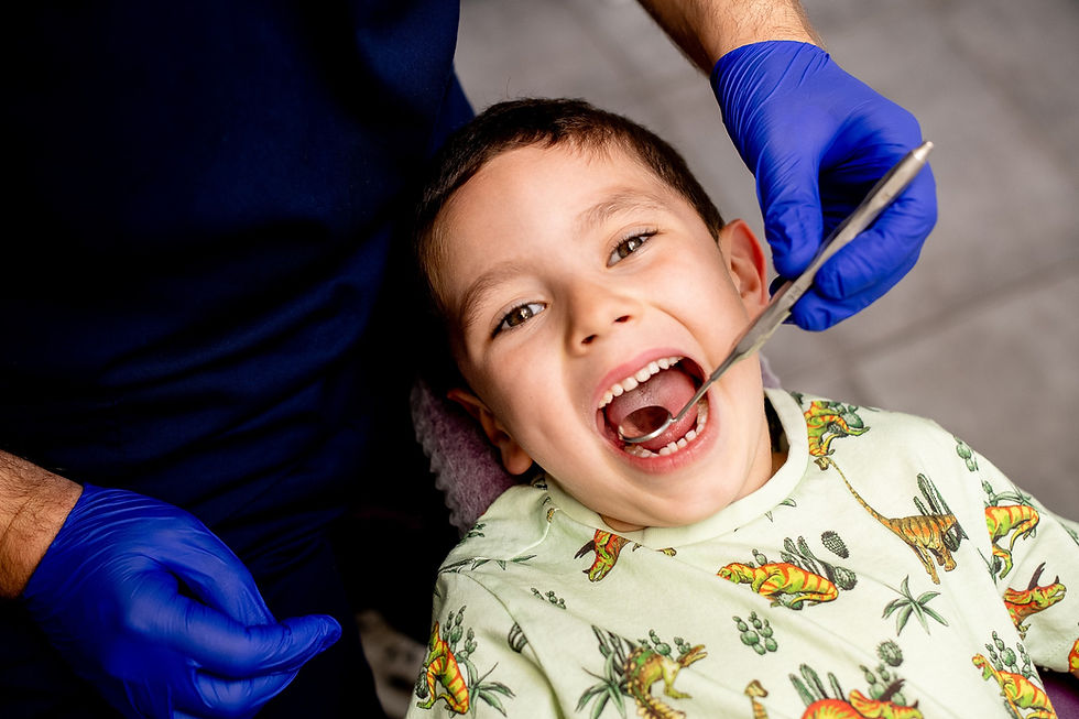 enfant chez le dentiste