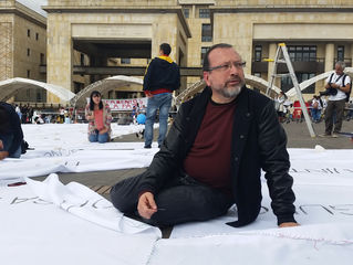 TEJER JUNTOS LA MEMORIA
Conversación con William Ospina