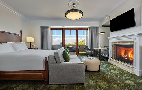 MDV-King-Guestroom-Peak-View.jpg