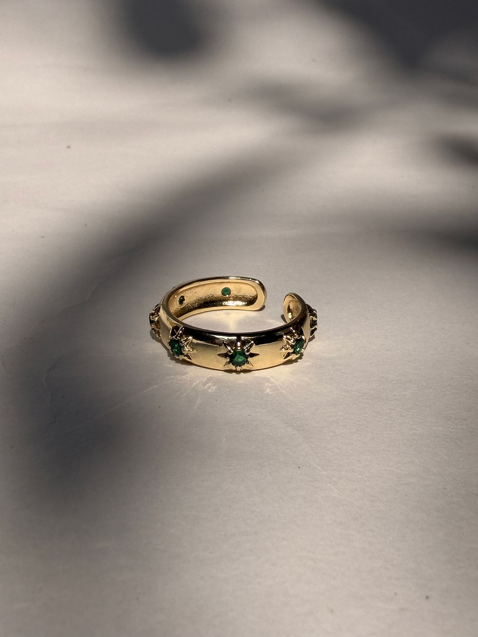 Thumbnail: Emerald Orbit Ring