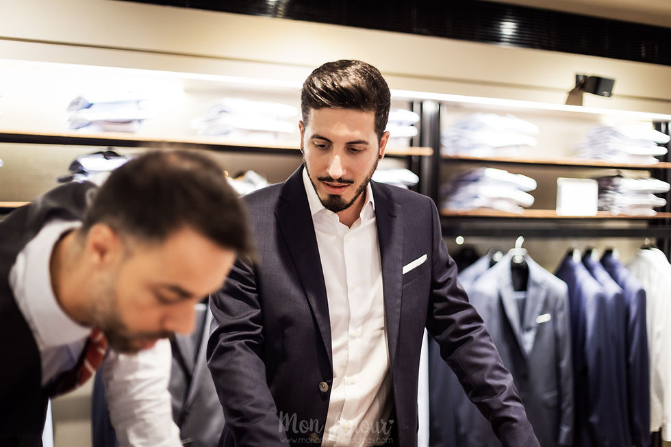 Groom's Look, prueba de traje de novio con los Best Men en Furest, fotografía natural de bodas en Barcelona - Mon Amour Wedding Photography by Mònica Vidal