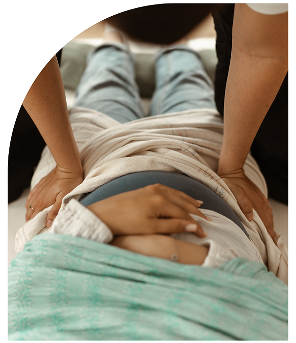 Massage au tissu rebozo grossesse prénatal-Clémence Le Dréo Doula à Créon, à Libourne, à Bordeaux, Gironde