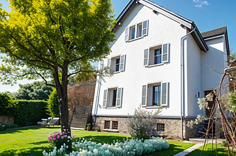 AM Immo vous accompagne dans vos projets immobiliers
Un accompagnement personnalisé et transparent.
Achat immobilier
Vente immobilière
Estimation immobilière
Accompagnement immobilier
AMImmo - Suisse - www.amimmobilier.ch