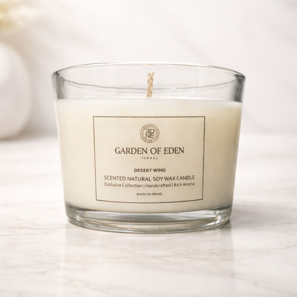 נר ריחני משעוות סויה טבעית בעבודת יד בכוס זכוכית שקופה מסדרת Garden of Eden