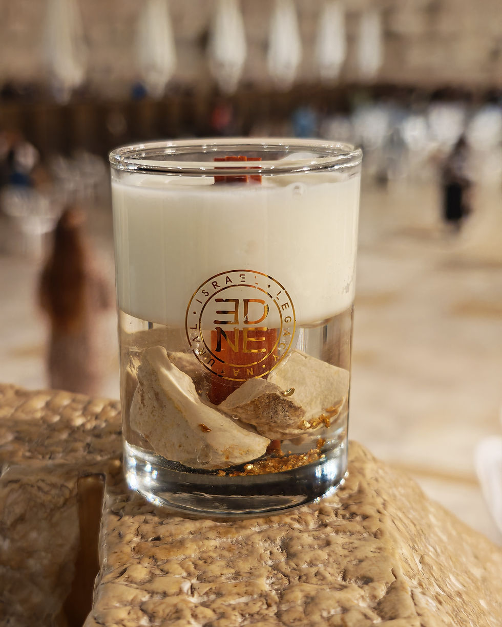 נר ריחני עם פתיל עץ בעיצוב "ירושלים"