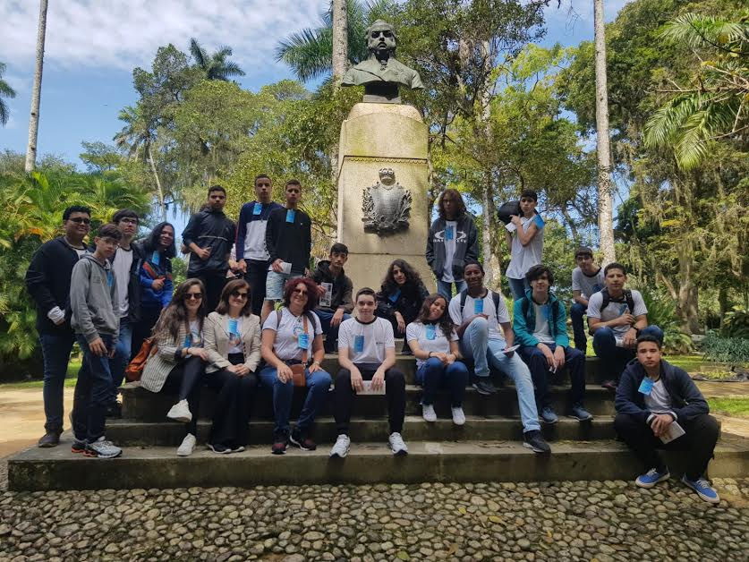 PREFEITURA DE VR PROMOVE VIAGEM INESQUECÍVEL PARA MAIS DE 60 ESTUDANTES DA REDE PÚBLICA MUNICIPAL