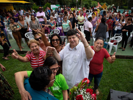 NETO ANUNCIA VOLTA DAS VIAGENS PARA A TERCEIRA IDADE DE VOLTA REDONDA