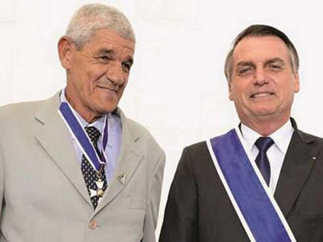 AMIGO DE BOLSONARO AFIRMA "RACHADINHA" EM GABINETES, MAS DIZ QUE PRESIDENTE NUNCA SOUBE