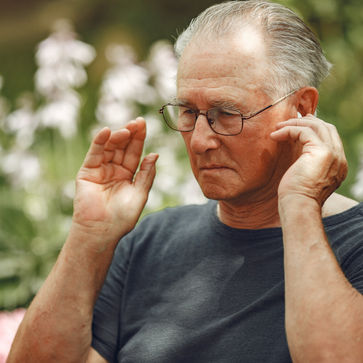 Alzheimer’s Awareness: Understanding the Disease, Recognizing Early Signs, and Supporting Those Affected