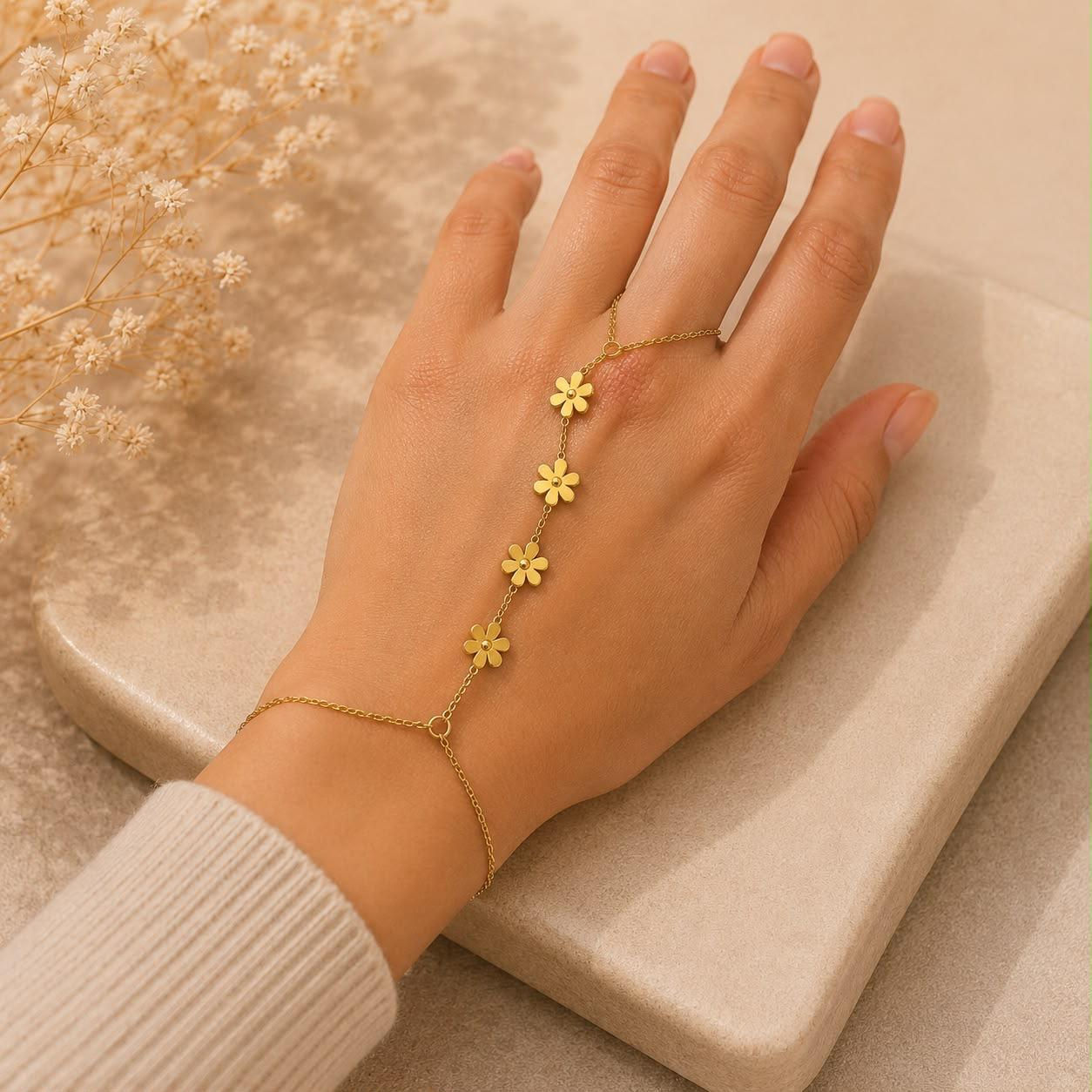 Evori Daisy Hand Chain