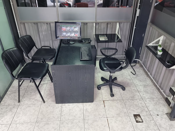 OFICINA ABAJO CERRADA.jpg