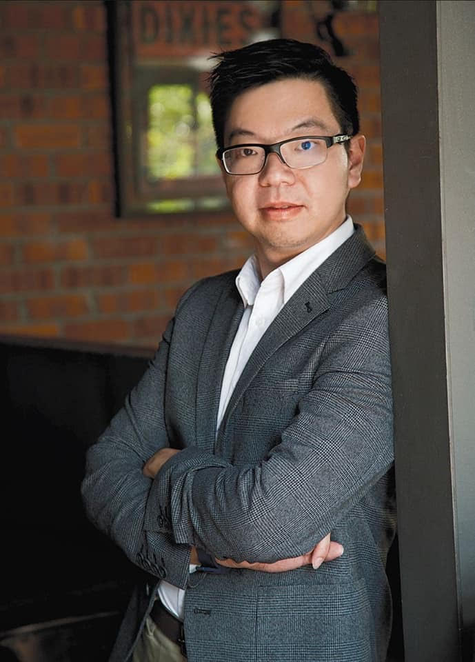 Dr Renard Siew