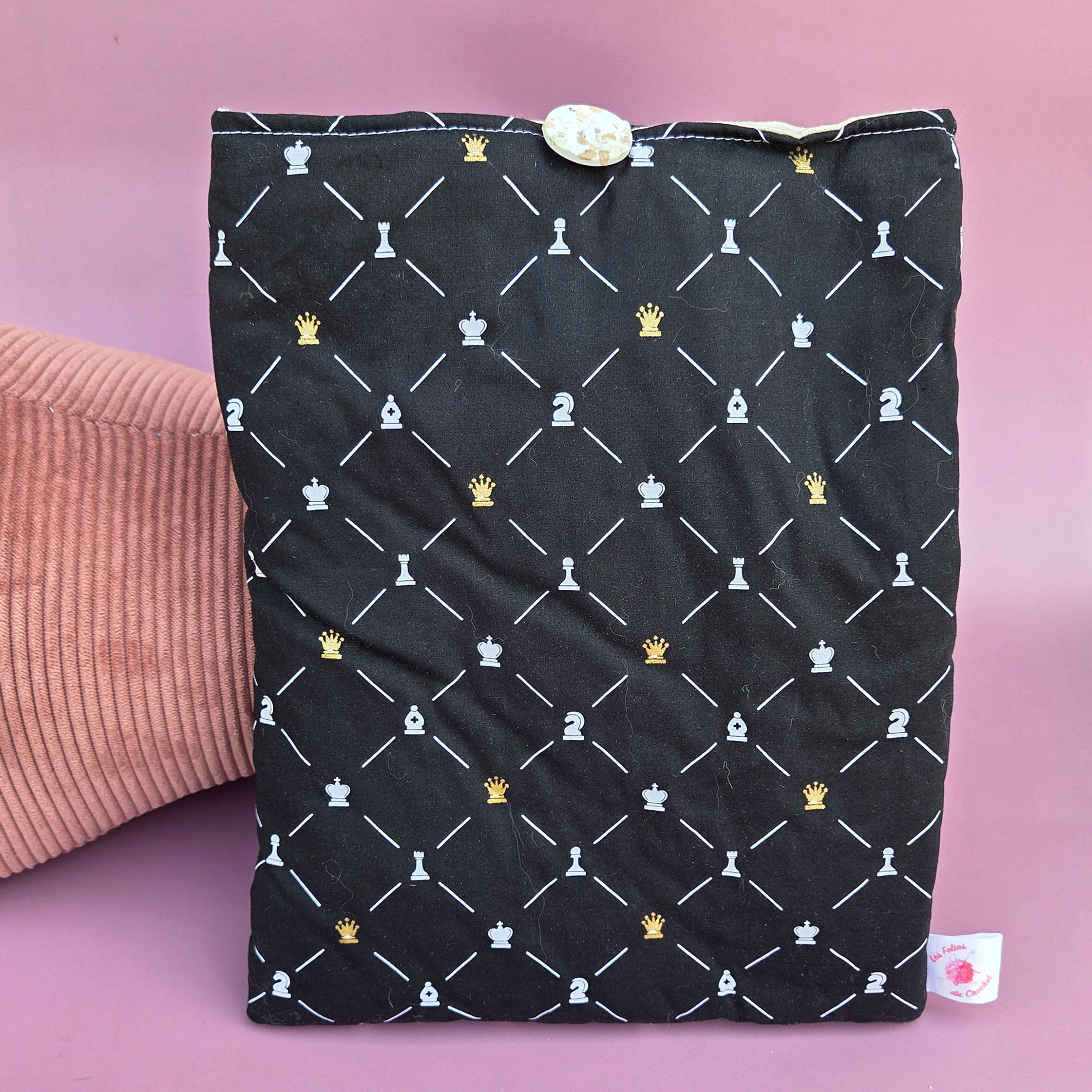 pochette à livres broche 22x26 cm motifs géometriques coton rembourrée 