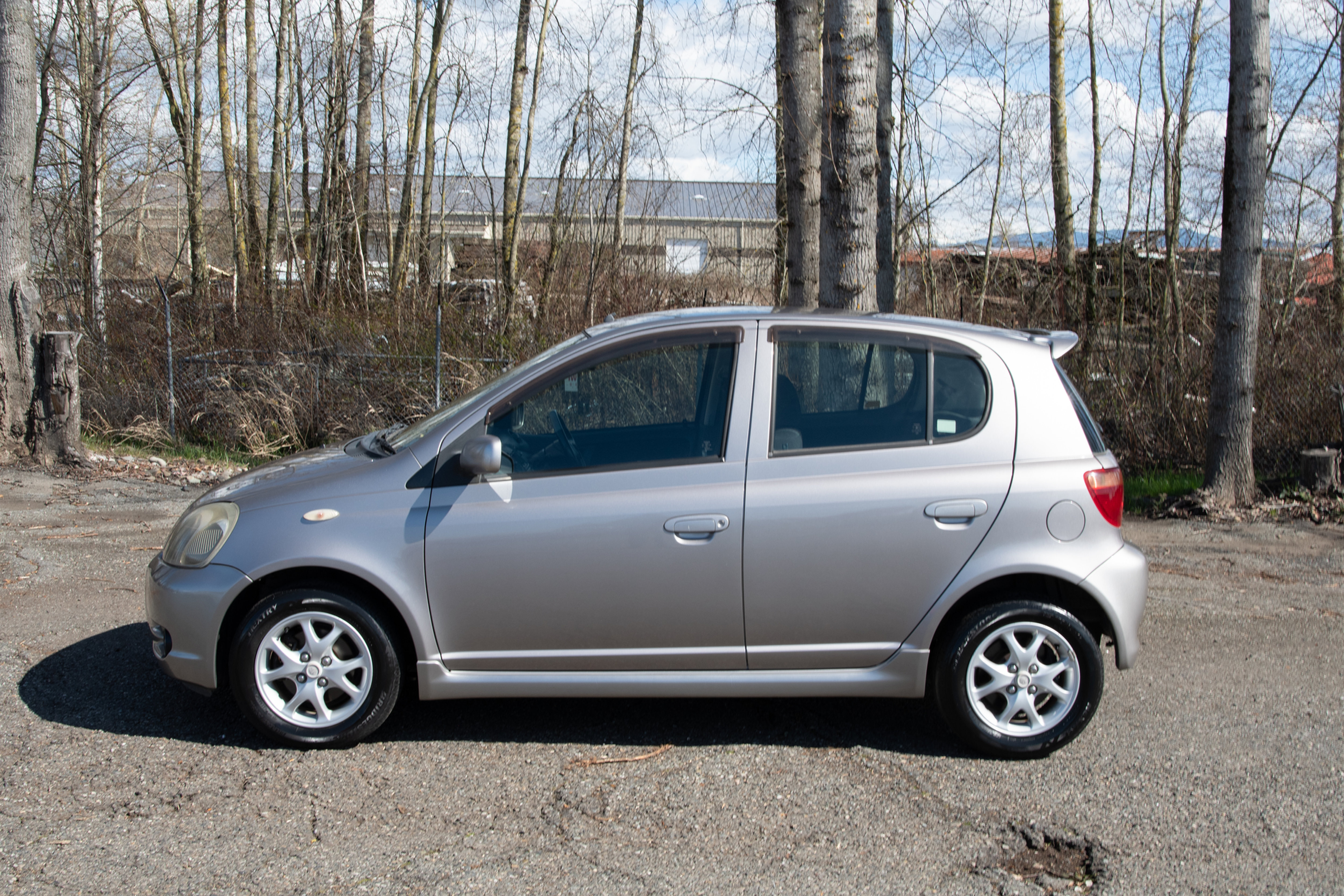 2001 Toyota Vitz JDM car for sale — photo 7 of 15