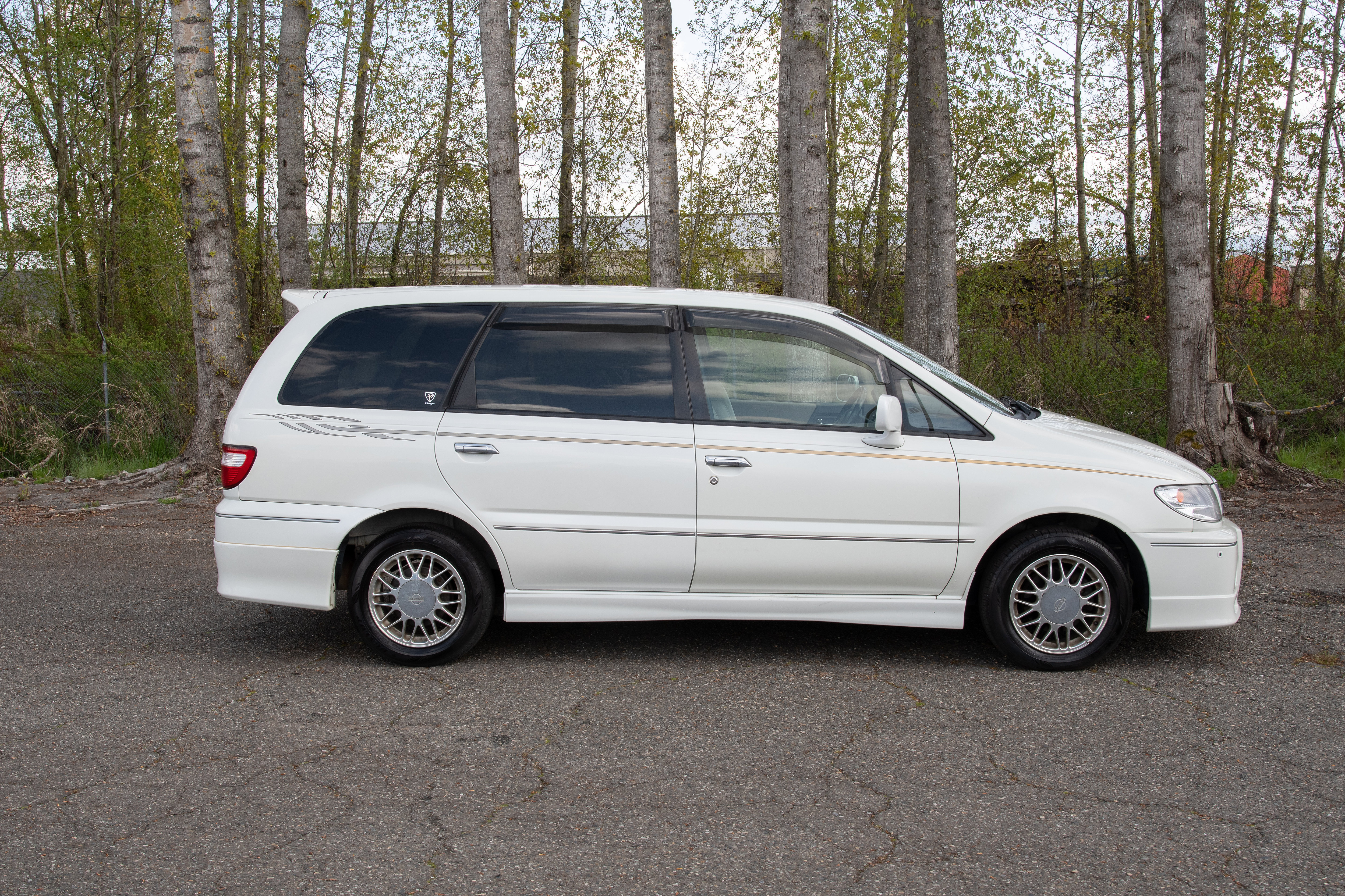 2001 Nissan Presage JDM car for sale — photo 7 of 15