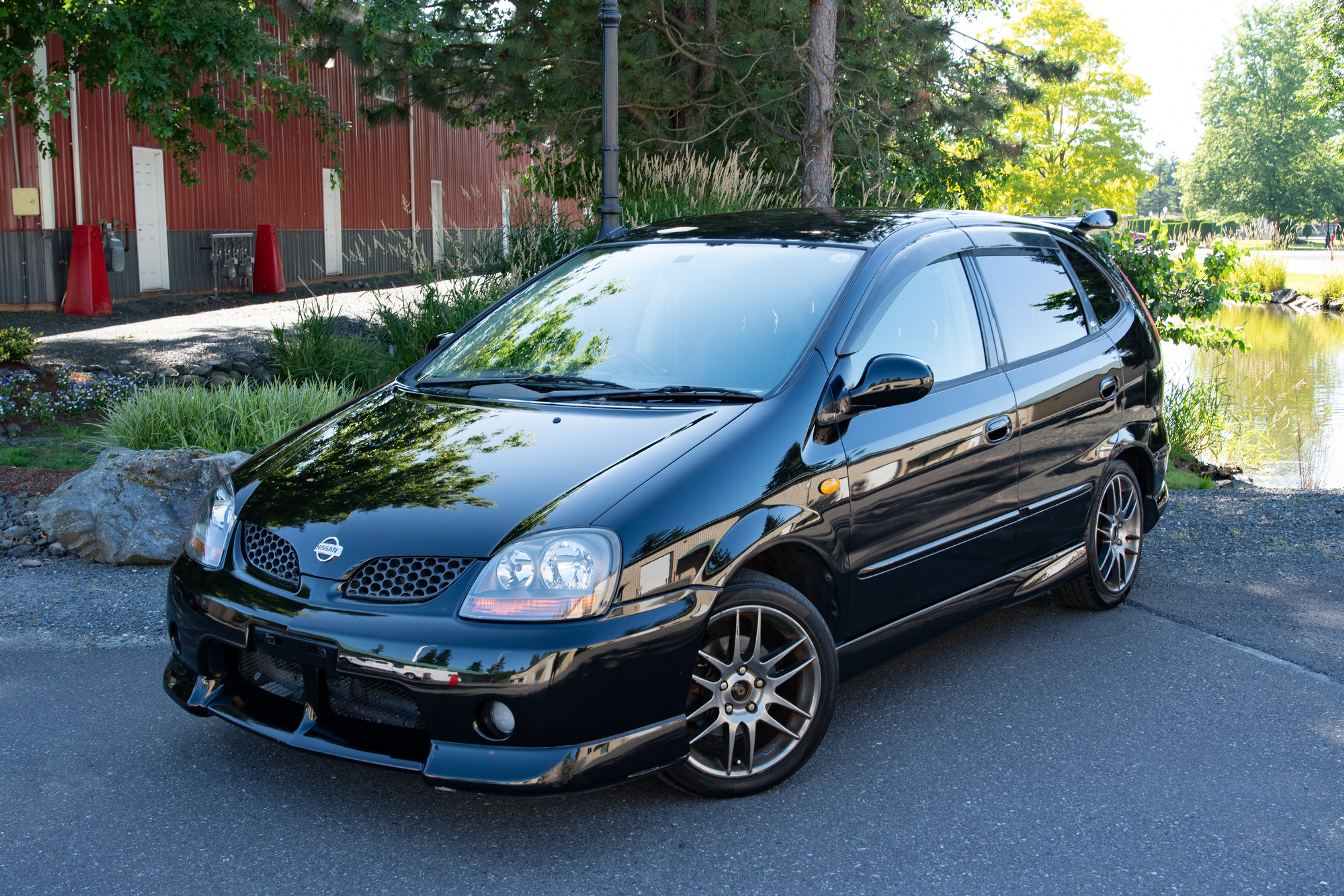 1999 Nissan Tino JDM car for sale