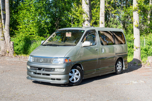 1997 Toyota Hiace Regius Wagon G | theimportguys