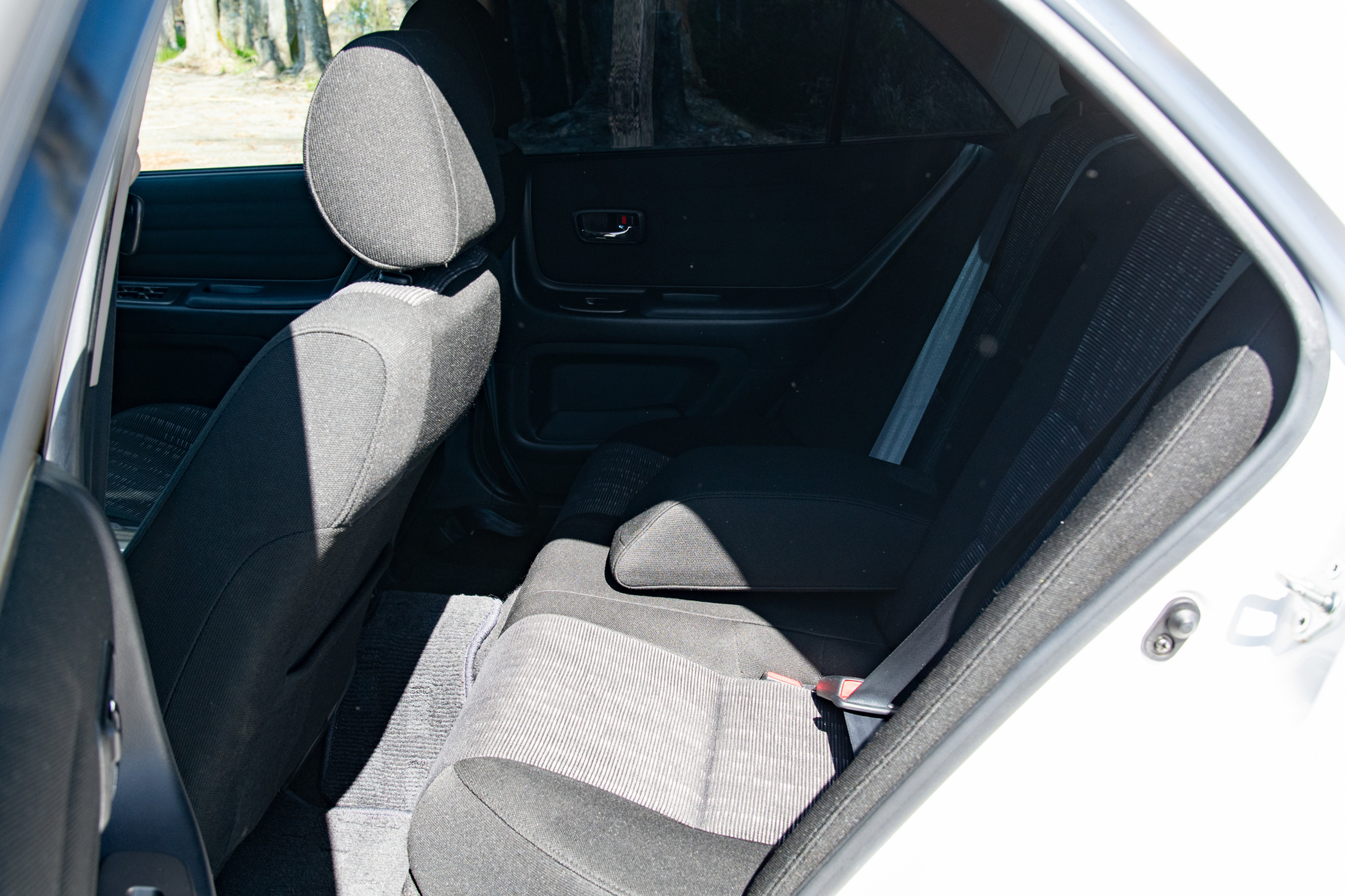 2001 Toyota Altezza JDM car for sale — photo 15 of 15