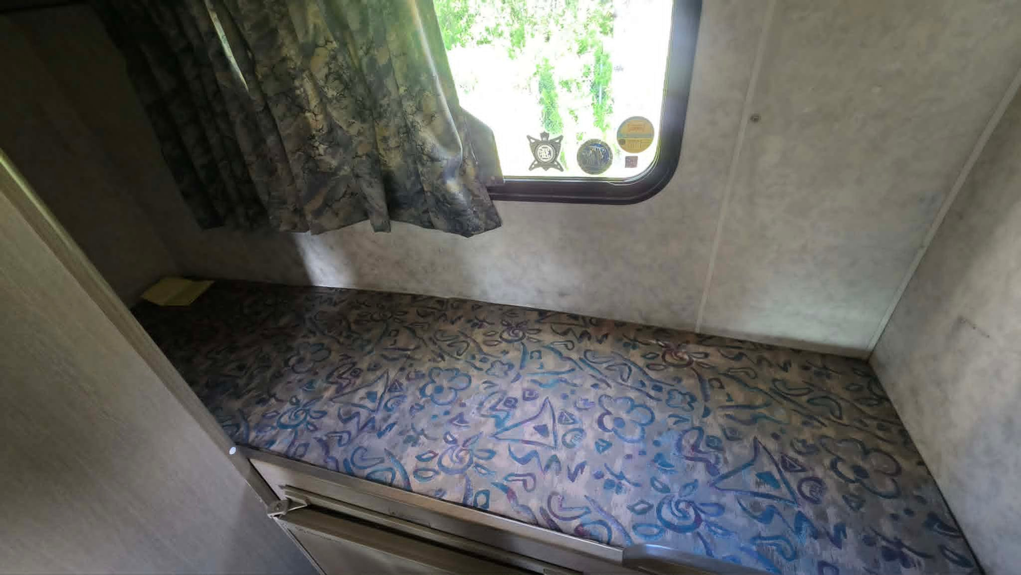 1997 Isuzu Elf JDM car for sale — photo 14 of 15