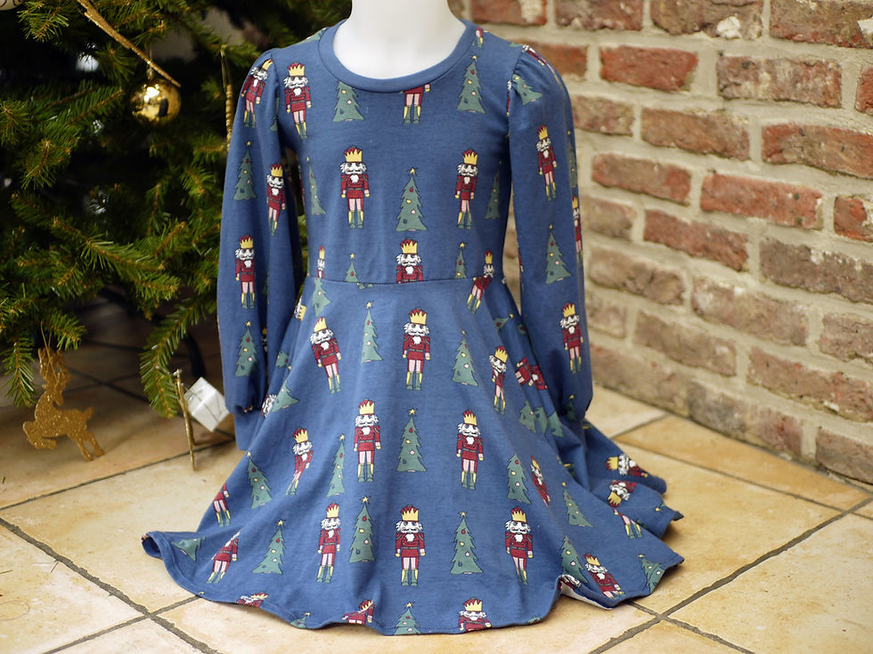 Miniature : Robe qui tourne 5-6 ans