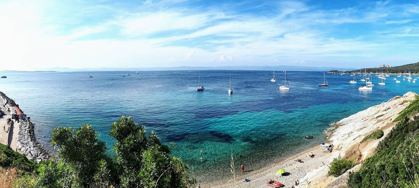 Location de vacance à la Londe les Maures 83.
Face aux iles d'ors