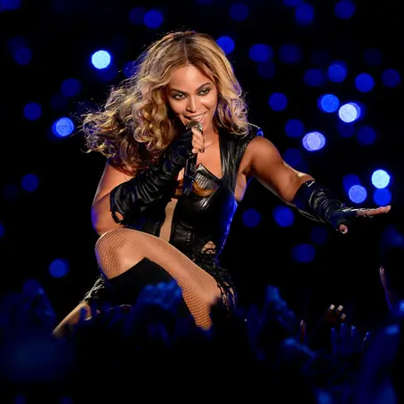 ¡Descubre a los nominados de los Premios Grammy 2025!