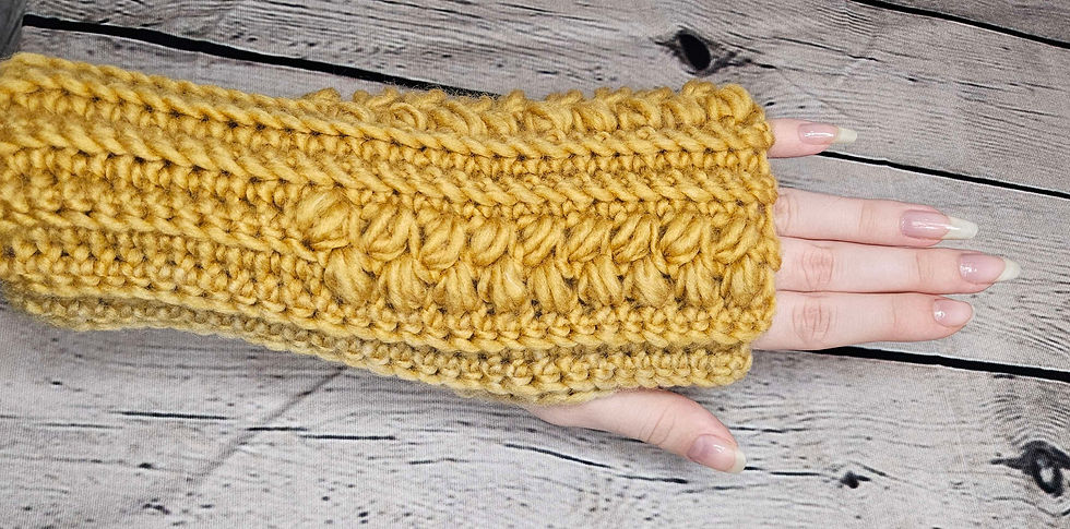 Miniature : Beanie with scarf and fingerless glove -- Bonnet avec écharpe et gants sans doig