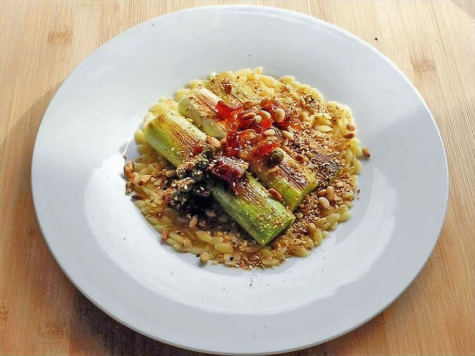 Porree kann mehr, als nur Teil von Suppengrün sein. Foto: kochgesellschaft