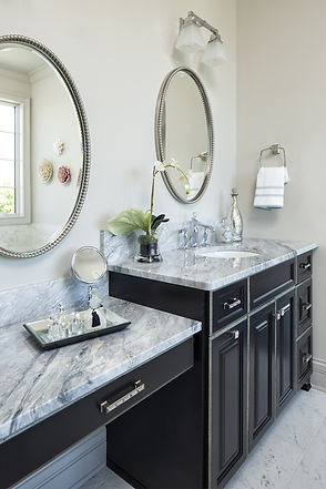 Marble-Countertop-Bathroom