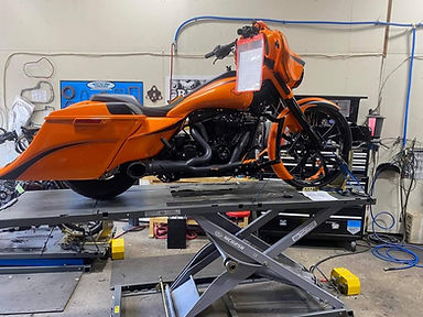 Orange Harley Davidson - Twisted Cycles LLC 08