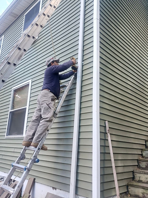 Perfecto's Painting LLC - Residential Siding 02